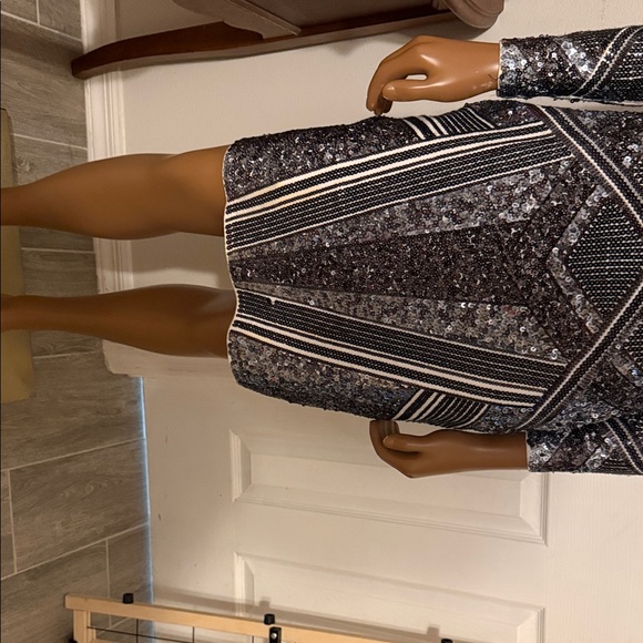 Express Black and Silver Geometric Sequin Dress - Picture 4 of 5